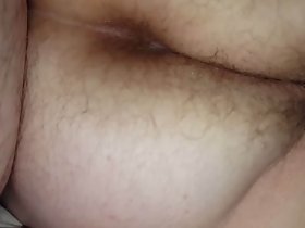 اس کے بالوں والے گدی اور بالوں والے بلی کے خفیہ شاٹ