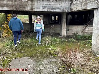 Echt amateurmeisje heeft seks adjacent to het openbaar met een tagger, hij komt op mij af