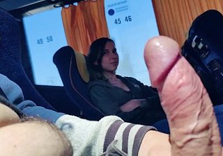 Adolescente più strano succhiare cazzo all over autobus