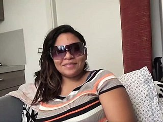 Slutty 20 yaşındaki şu anda biraz horoz istiyor
