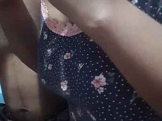Aku bercinta dengan gadis kamar berbatasanku