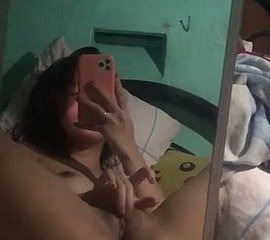 在镜子前自慰