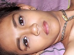 تيدي بير في سلاسل مع التايلاندية تهزهز الثدي