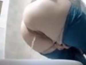 成熟的医生尿尿在厕所！强大的流！隐藏凸轮！