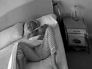Chunky moglie seni masturba sul telecamera nascosta