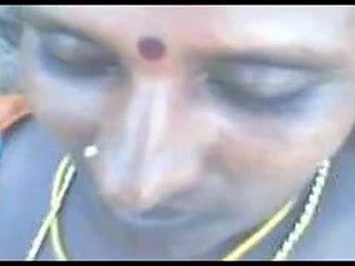 mujeres del pueblo tamil follando al aire libre