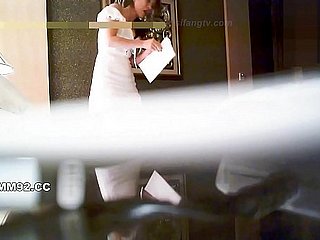 土豪酒店又一次约高颜值极品性感美女偷情，又美又淫荡说我爱你才会给你舔，你又在录我，别乱放。叫床声真骚